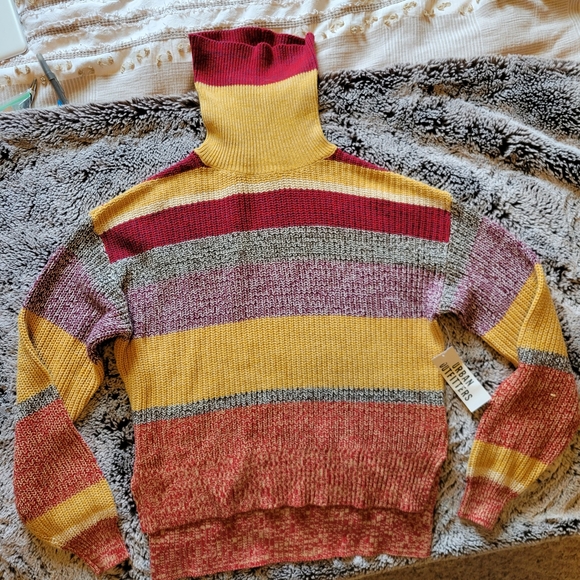 Urban Outfitters sweater - Picture 1 of 4